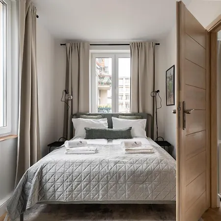 Lion - Mewa Premium 3 Bedroom